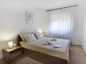 23669642-Ferienwohnung-2-Umag-300x225-5