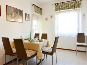 23955001-Ferienwohnung-6-Umag-300x225-1