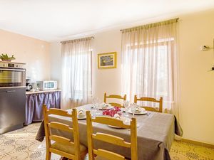 23955528-Ferienwohnung-4-Umag-300x225-3