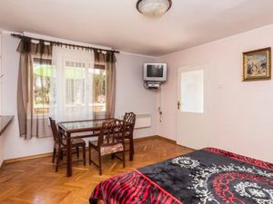 23956437-Ferienwohnung-2-Umag-300x225-5