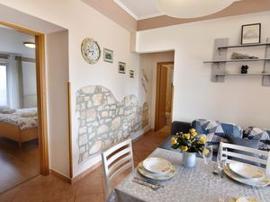 23980599-Ferienwohnung-4-Umag-300x225-3