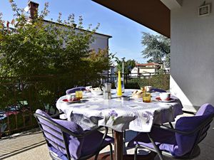 23980604-Ferienwohnung-7-Umag-300x225-0