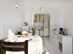 23980668-Ferienwohnung-4-Umag-300x225-3