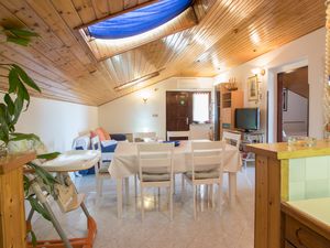 23926816-Ferienwohnung-4-Umag-300x225-2