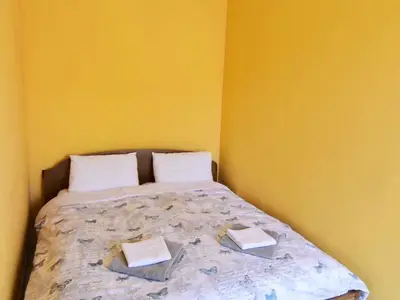 Das Schlafzimmer mit Doppelbett 160x200.