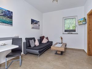 21729583-Ferienwohnung-4-Umhausen-300x225-2