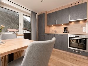 23517355-Ferienwohnung-6-Umhausen-300x225-0