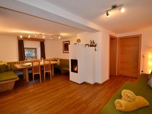 22439737-Ferienwohnung-6-Umhausen-300x225-1