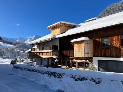 Seitenansicht Haus Winter