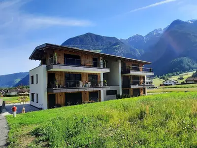 Haus Vorderansicht Sommer