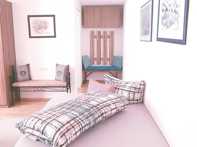 Schlafcouch - Schlafmöglichkeit f. 3. u. 4 Person