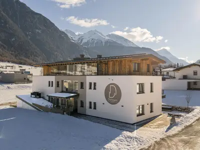 Haus Nordansicht Einfahrt Winter