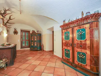 Hausflur mit altem Gewölbe