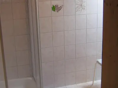 Dusche in der 2. Etage Apartment u. sep. Toilette