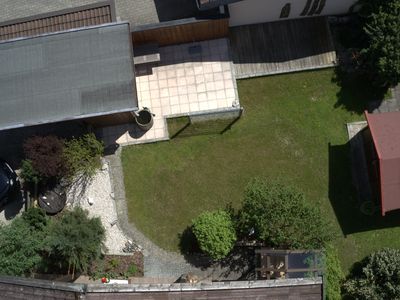 Garten mit Terrasse, Carport und Stellplatz