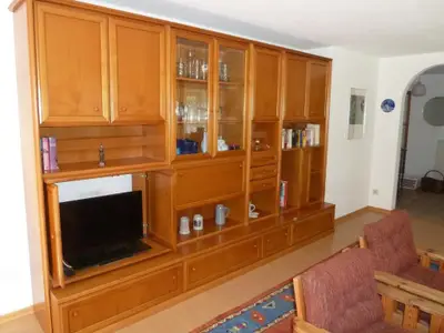 Wohnzimmerschrank mit TV