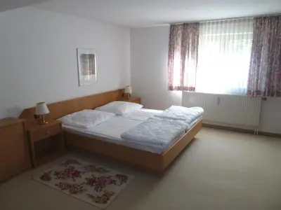 Schlafzimmer 2