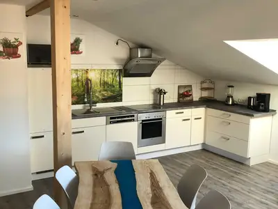 Küchenecke mit Essbereich