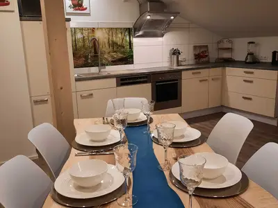 Essbereich mit Küchenecke