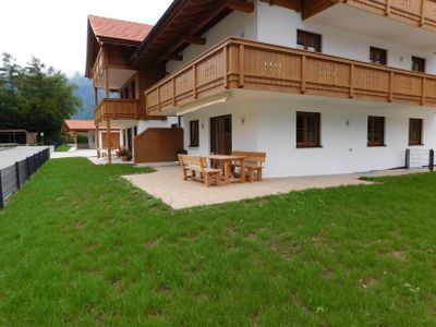 Erdgeschoßwohnung mit möblierter Terrasse