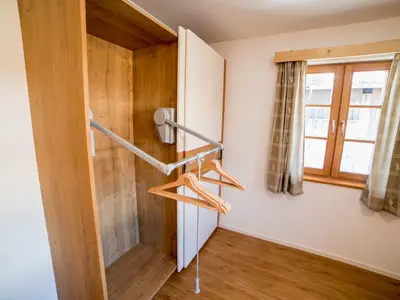 Kleiderschrank Rollstuhlgerecht