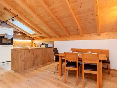 FeWo Maier - Küche mit Esszimmer