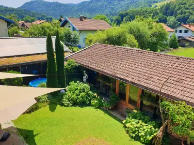 Ausblick in Privatgarten FeWo "moments"