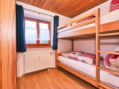 Schlafzimmer 2