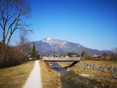 Wössner Bach mit Blick auf die Hochplatten