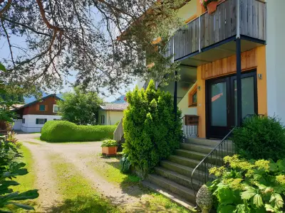 Aussenansicht Privat EG, Rezeption