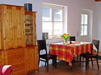 Frühstück mit Blick in den Garten.
Wir empfehlen aber immer das Früchstück auf der Terrasse