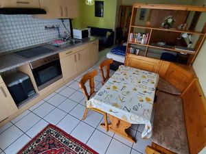 23429982-Ferienwohnung-3-Usingen-300x225-5