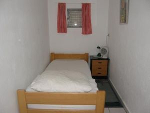 22423947-Ferienwohnung-6-Usingen-300x225-3