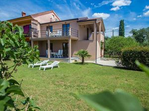 23951050-Ferienwohnung-4-Vabriga-300x225-0