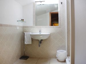 23336791-Ferienwohnung-3-Vada-300x225-4