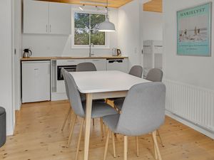 23761643-Ferienwohnung-5-Væggerløse-300x225-4