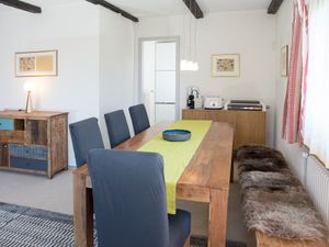 24036103-Ferienwohnung-4-Valbella-300x225-4