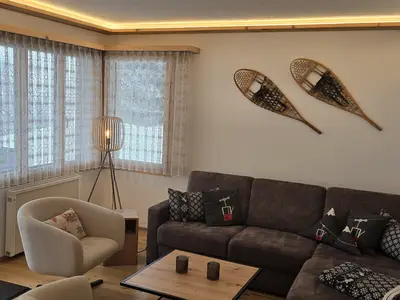 Wohnzimmer mit Blick auf Sitzplatz