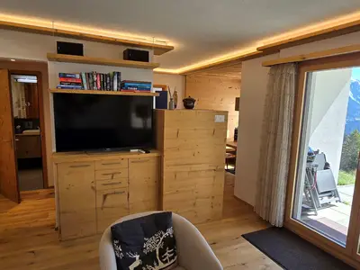 Sideboard mit Fernseher