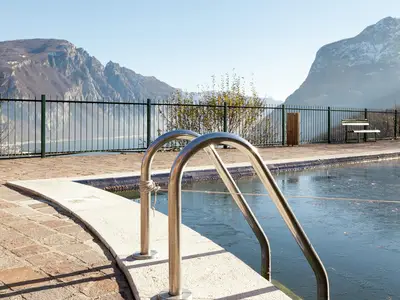 PoolOfHouse