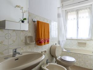 23867528-Ferienwohnung-5-Vallecrosia-300x225-3