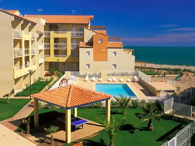 PoolOfHouse