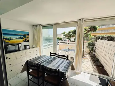 DiningRoom