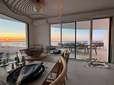 DiningRoom