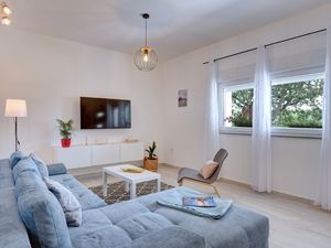 23972102-Ferienwohnung-5-Valtura-300x225-4