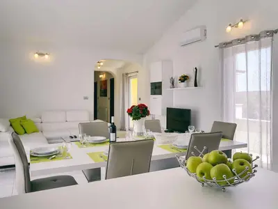 Ferienwohnung für 5 Personen (130 m²) in Liznjan 10/10