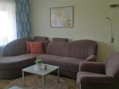 gemütliche Sitzecke mit Schlafcouch