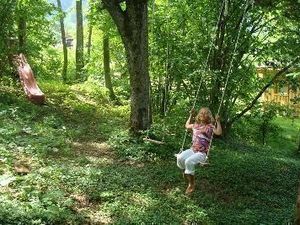 Waldspielplatz für kleine Abenteurer  direkt beim  Haus