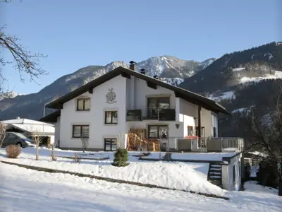 Außenseite Ferienhaus [Winter]