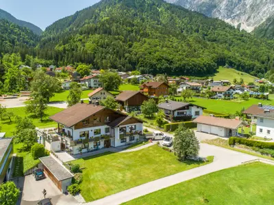Außenseite Ferienhaus [Sommer]